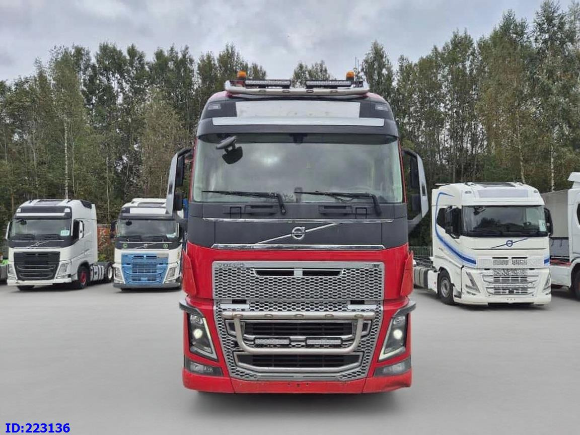 VOLVO FH16 750HP - 8x4 -Big Axles - Chassis lastebil: bilde 4 VOLVO FH16 750HP - 8x4 -Big Axles - Chassis lastebil: bilde 4