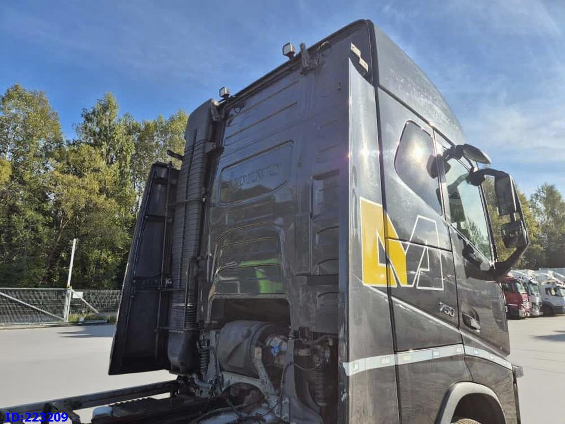 VOLVO FH16 750HP 8x4 Steering axle - Chassis lastebil: bilde 5 VOLVO FH16 750HP 8x4 Steering axle - Chassis lastebil: bilde 5