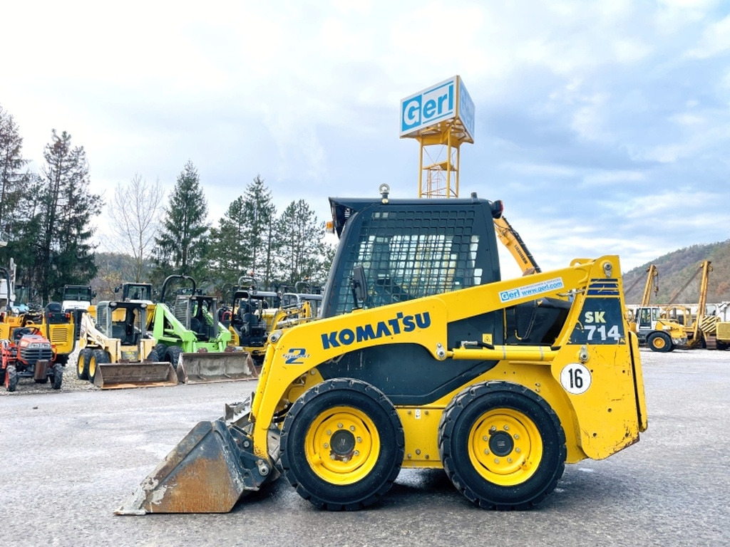 Komatsu SK714 (3906) - Kompaktlaster: bilde 1 Komatsu SK714 (3906) - Kompaktlaster: bilde 1