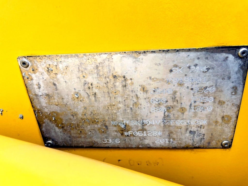 Komatsu SK714-5 (3947) - Kompaktlaster: bilde 3 Komatsu SK714-5 (3947) - Kompaktlaster: bilde 3