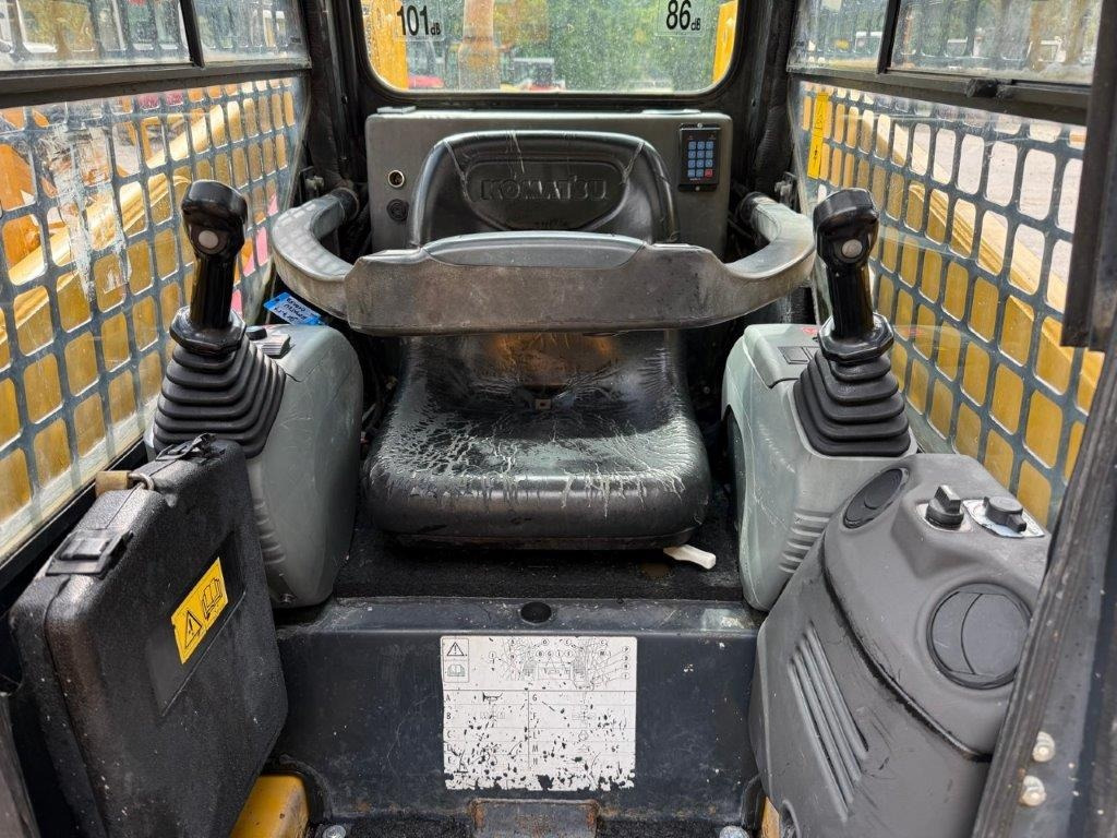 Komatsu SK714-5 (4026) - Kompaktlaster: bilde 4 Komatsu SK714-5 (4026) - Kompaktlaster: bilde 4