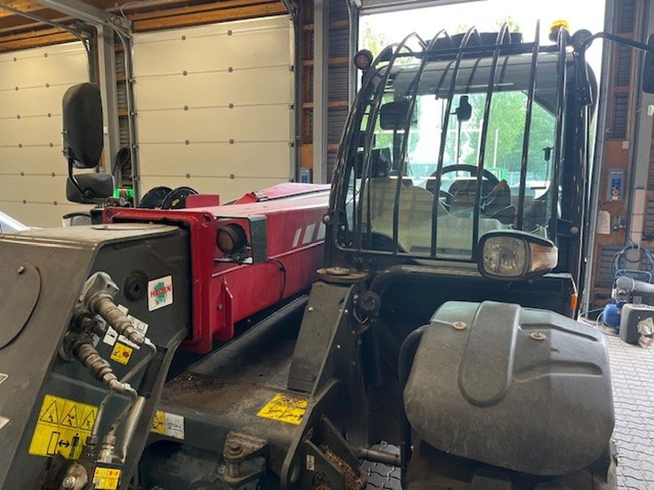 Massey Fergusson TH7038X - Teleskoplastere: bilde 3 Massey Fergusson TH7038X - Teleskoplastere: bilde 3