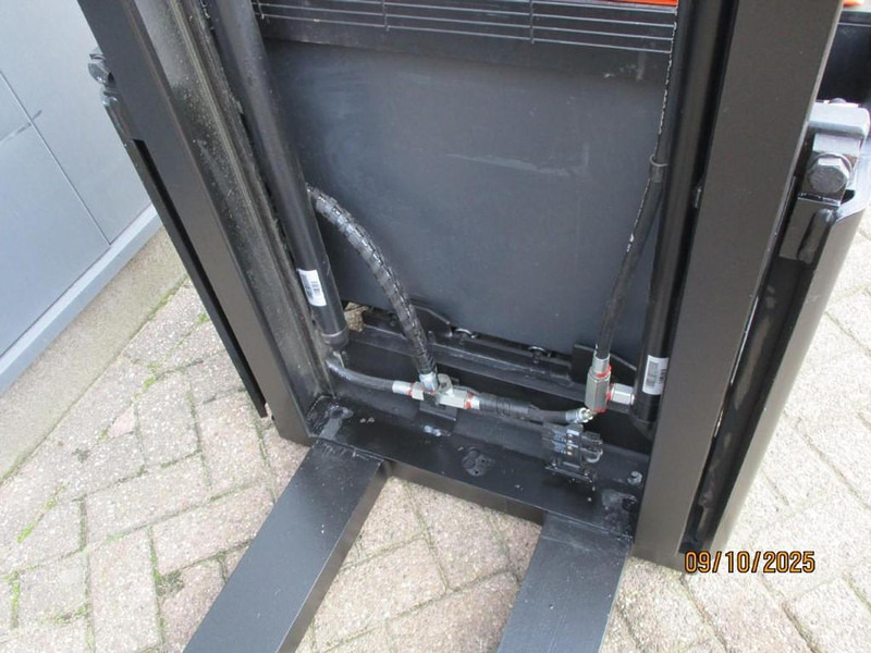 Lavtløftende truck BT SWE140: bilde 8