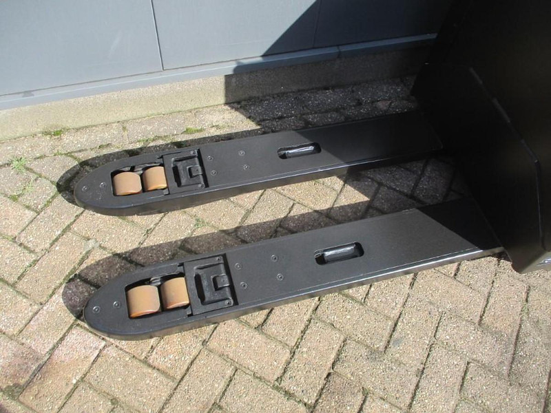 Toyota LPE200 - Lavtløftende truck: bilde 4 Toyota LPE200 - Lavtløftende truck: bilde 4