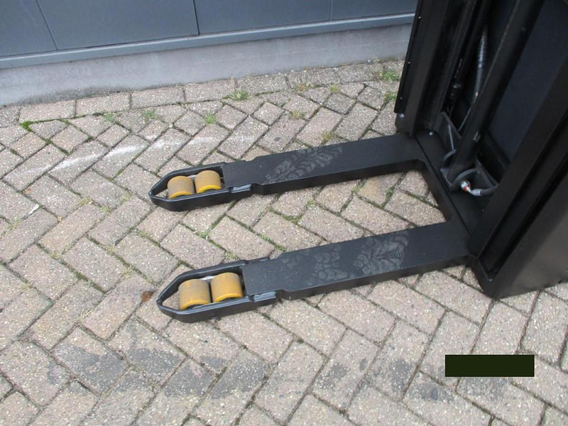 Toyota SPE120 - Lavtløftende truck: bilde 3 Toyota SPE120 - Lavtløftende truck: bilde 3