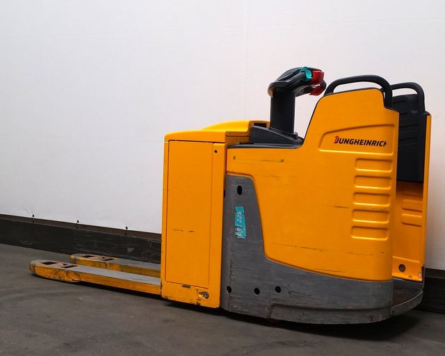 Jungheinrich ERE225 - Lavtløftende truck: bilde 2 Jungheinrich ERE225 - Lavtløftende truck: bilde 2