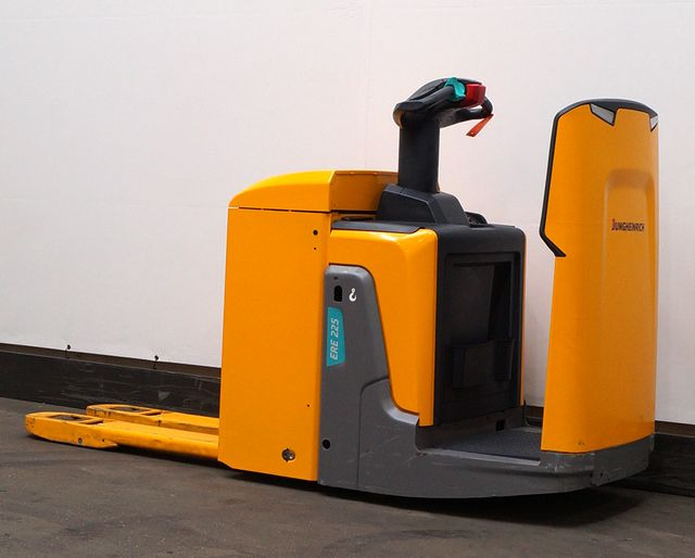 Jungheinrich ERE225 - Lavtløftende truck: bilde 2 Jungheinrich ERE225 - Lavtløftende truck: bilde 2