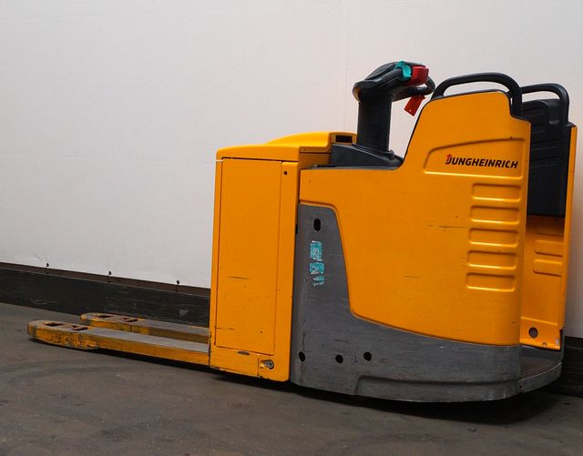 Jungheinrich ERE225 - Lavtløftende truck: bilde 2 Jungheinrich ERE225 - Lavtløftende truck: bilde 2