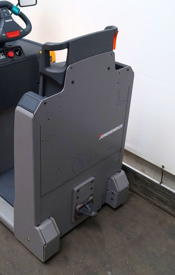Jungheinrich EZS350 - Elektrisk trekkvogn: bilde 4 Jungheinrich EZS350 - Elektrisk trekkvogn: bilde 4