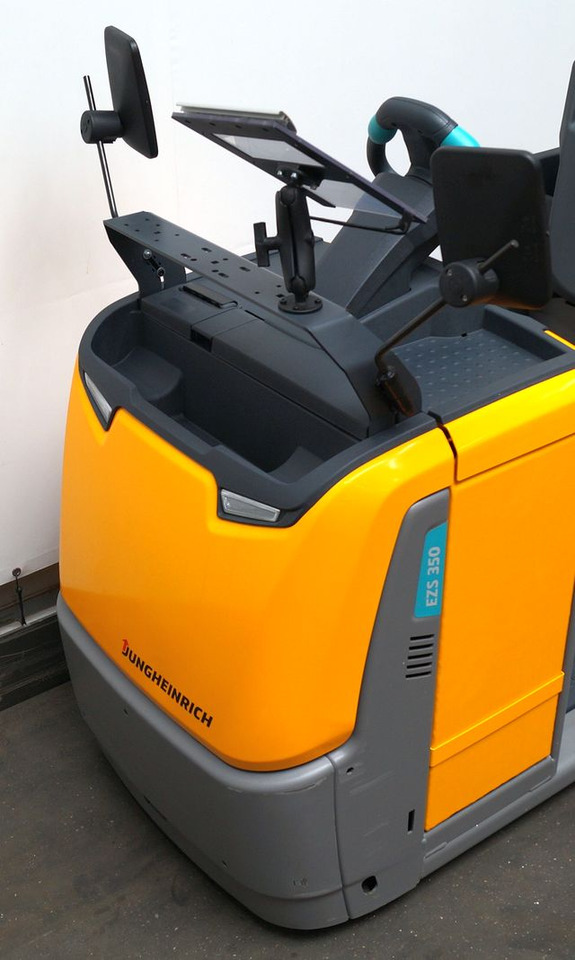 Jungheinrich EZS350 - Elektrisk trekkvogn: bilde 3 Jungheinrich EZS350 - Elektrisk trekkvogn: bilde 3