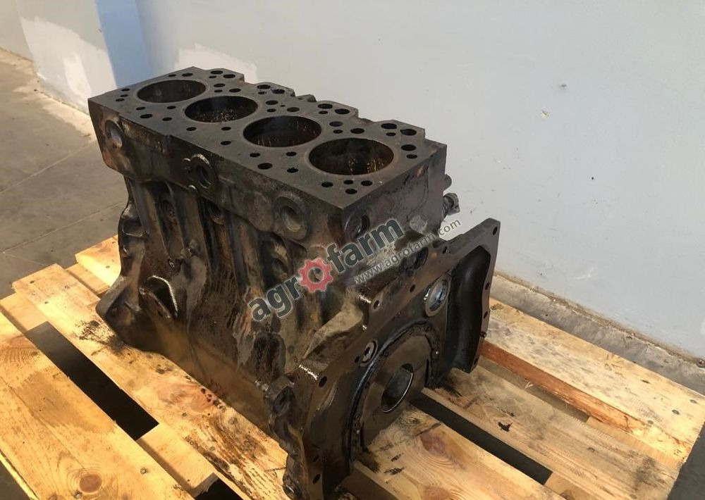 BLOK SILNIKA MASSEY FERGUSON 390 - Motor for Lastebil: bilde 1 BLOK SILNIKA MASSEY FERGUSON 390 - Motor for Lastebil: bilde 1