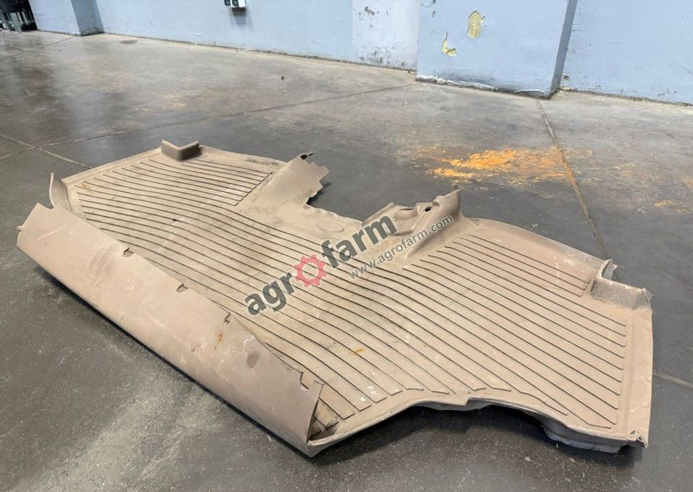 Mata podłogowa, John Deere 6155M - Førerhus og interiør: bilde 1 Mata podłogowa, John Deere 6155M - Førerhus og interiør: bilde 1