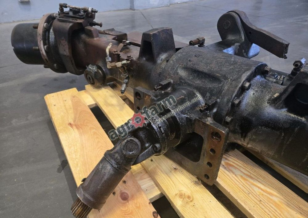 Przedni most Claas Arion 630 - Transmisjon: bilde 4 Przedni most Claas Arion 630 - Transmisjon: bilde 4