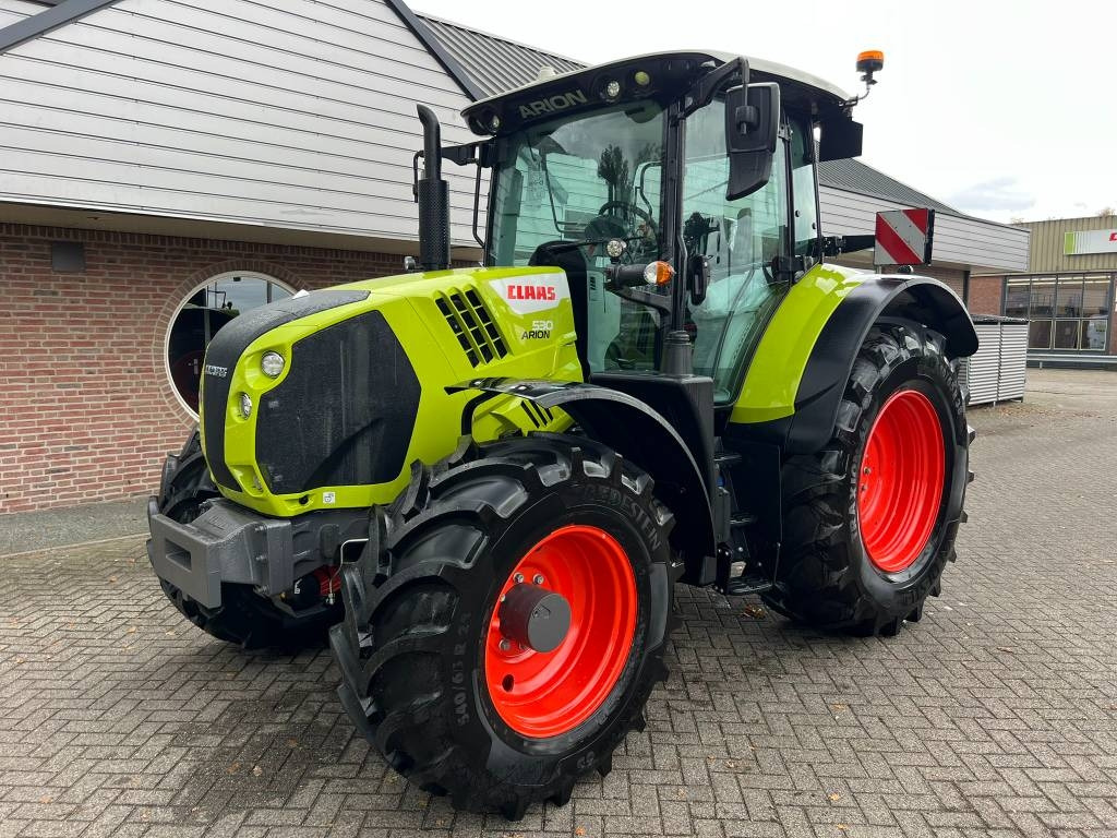 Claas Arion 530 CIS+ - Traktor: bilde 1 Claas Arion 530 CIS+ - Traktor: bilde 1