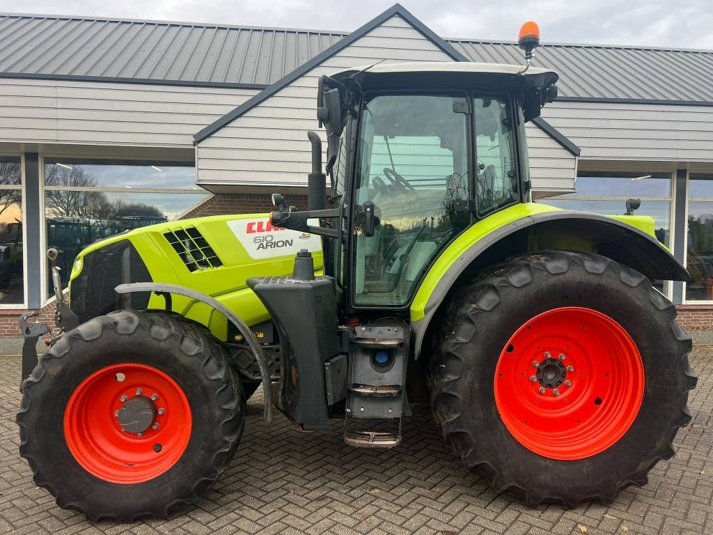 Claas Arion 610 CIS - Traktor: bilde 2 Claas Arion 610 CIS - Traktor: bilde 2