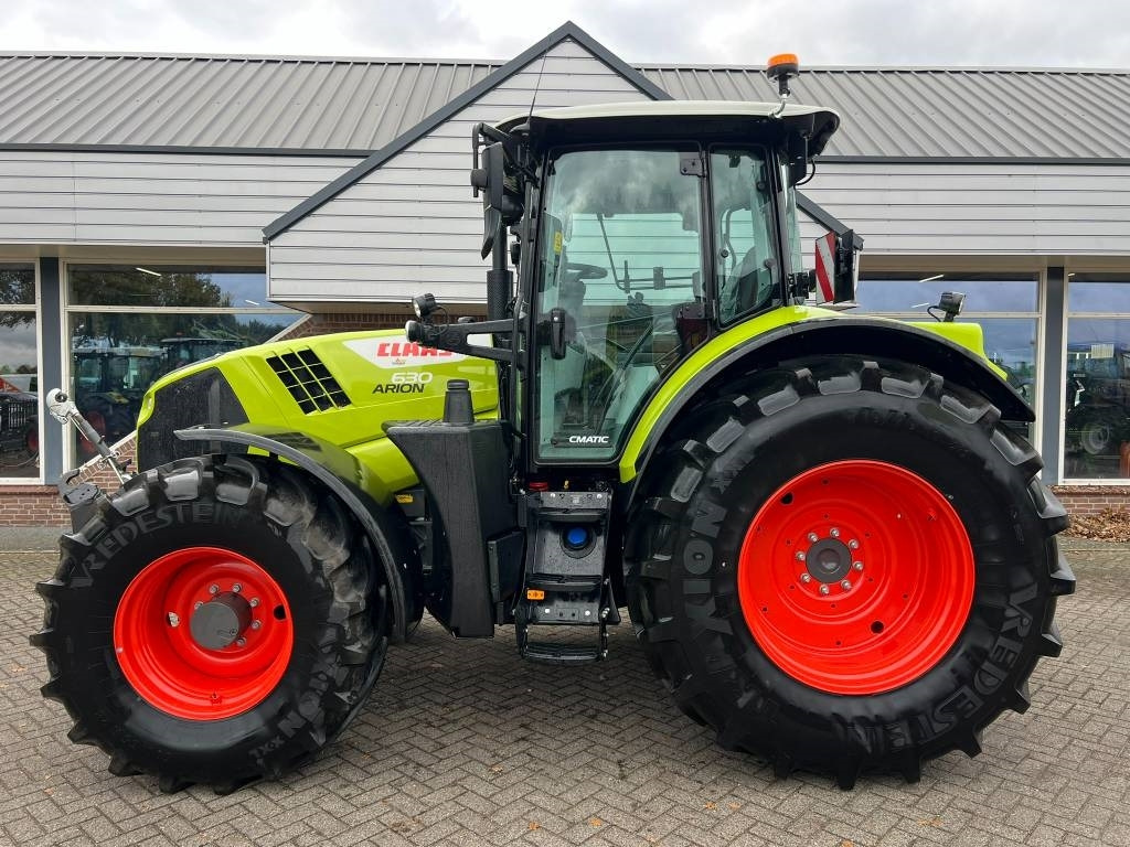 Claas Arion 630 CIS+ CMATIC - Traktor: bilde 2 Claas Arion 630 CIS+ CMATIC - Traktor: bilde 2
