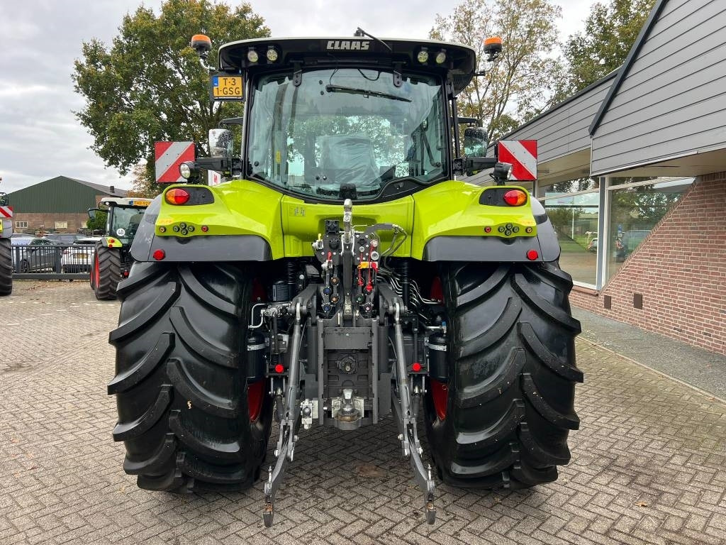 Claas Arion 630 CIS+ CMATIC - Traktor: bilde 4 Claas Arion 630 CIS+ CMATIC - Traktor: bilde 4