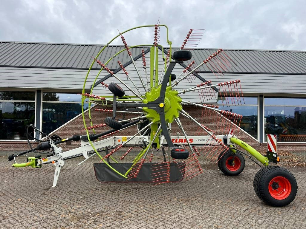 Claas Liner 2900 - Høyvender: bilde 2 Claas Liner 2900 - Høyvender: bilde 2