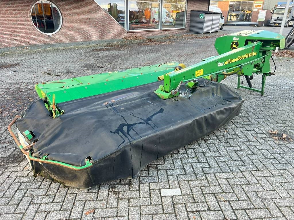 John Deere 331 maaier  - Slåmaskin: bilde 1 John Deere 331 maaier  - Slåmaskin: bilde 1