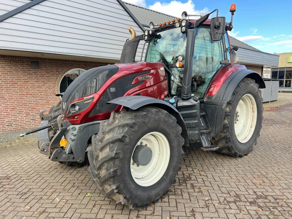 Valtra T 174 Versu - Traktor: bilde 1 Valtra T 174 Versu - Traktor: bilde 1