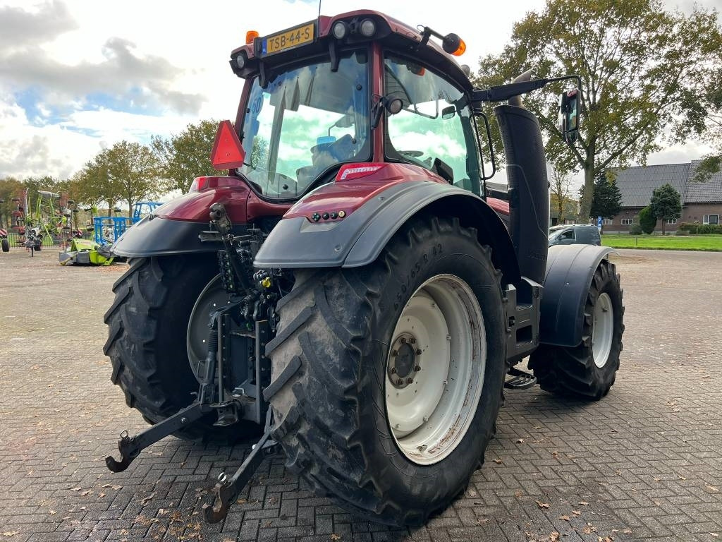 Valtra T 174 Versu - Traktor: bilde 5 Valtra T 174 Versu - Traktor: bilde 5