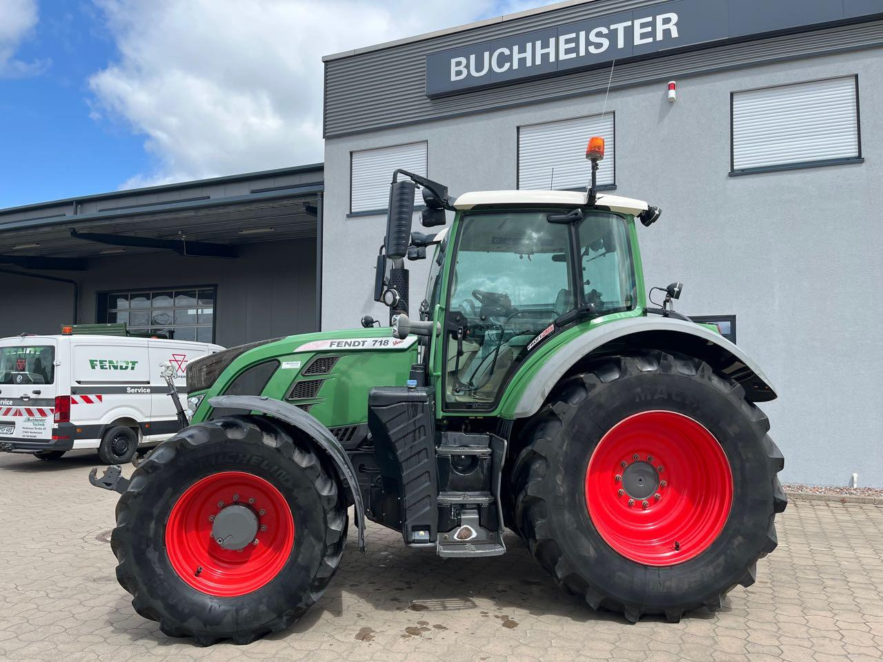 Fendt 718 Vario SCR - Traktor: bilde 2 Fendt 718 Vario SCR - Traktor: bilde 2