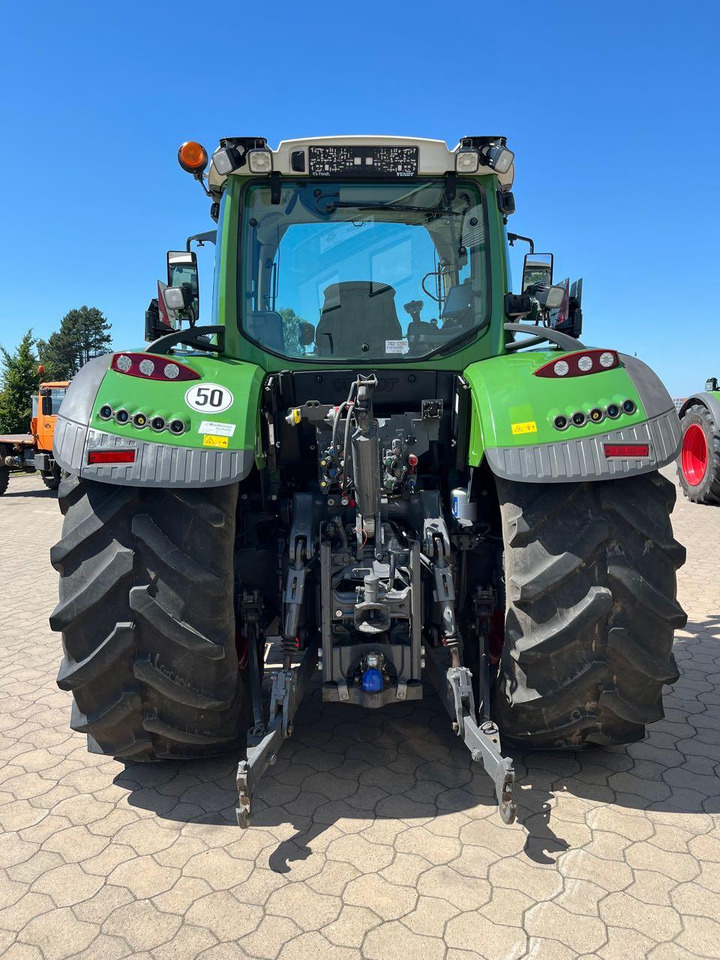 Fendt 724 Vario S4 - Traktor: bilde 4 Fendt 724 Vario S4 - Traktor: bilde 4