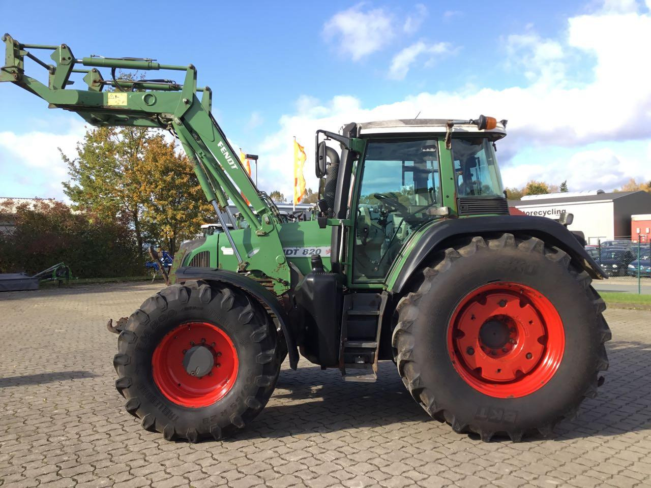 Fendt 820 Vario - Traktor: bilde 1 Fendt 820 Vario - Traktor: bilde 1