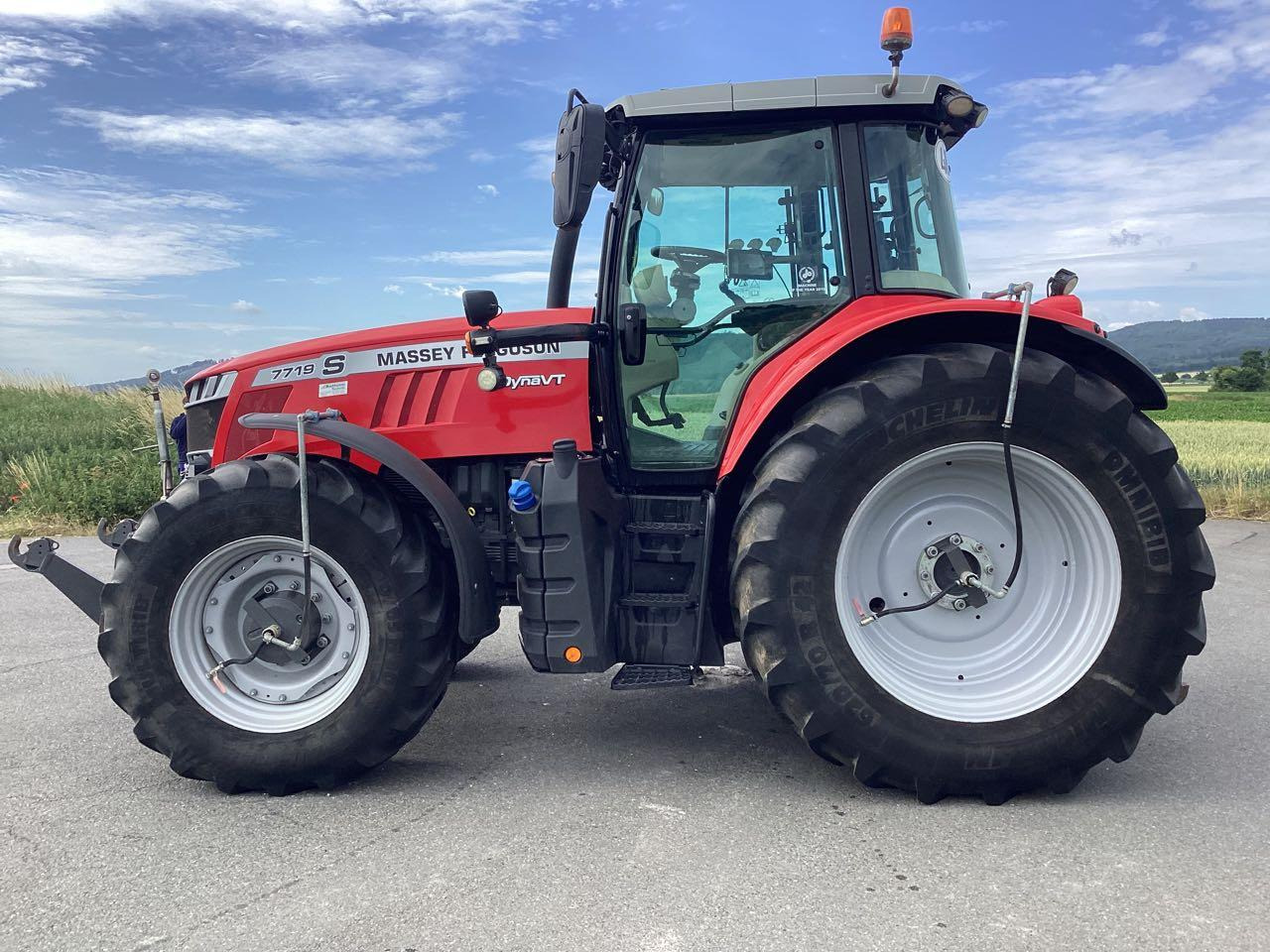 Massey Ferguson 7719 Exclusive Dyna VT - Traktor: bilde 2 Massey Ferguson 7719 Exclusive Dyna VT - Traktor: bilde 2