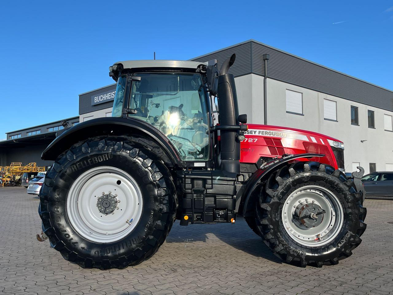 Massey Ferguson 8727 Dyna-VT - Traktor: bilde 1 Massey Ferguson 8727 Dyna-VT - Traktor: bilde 1
