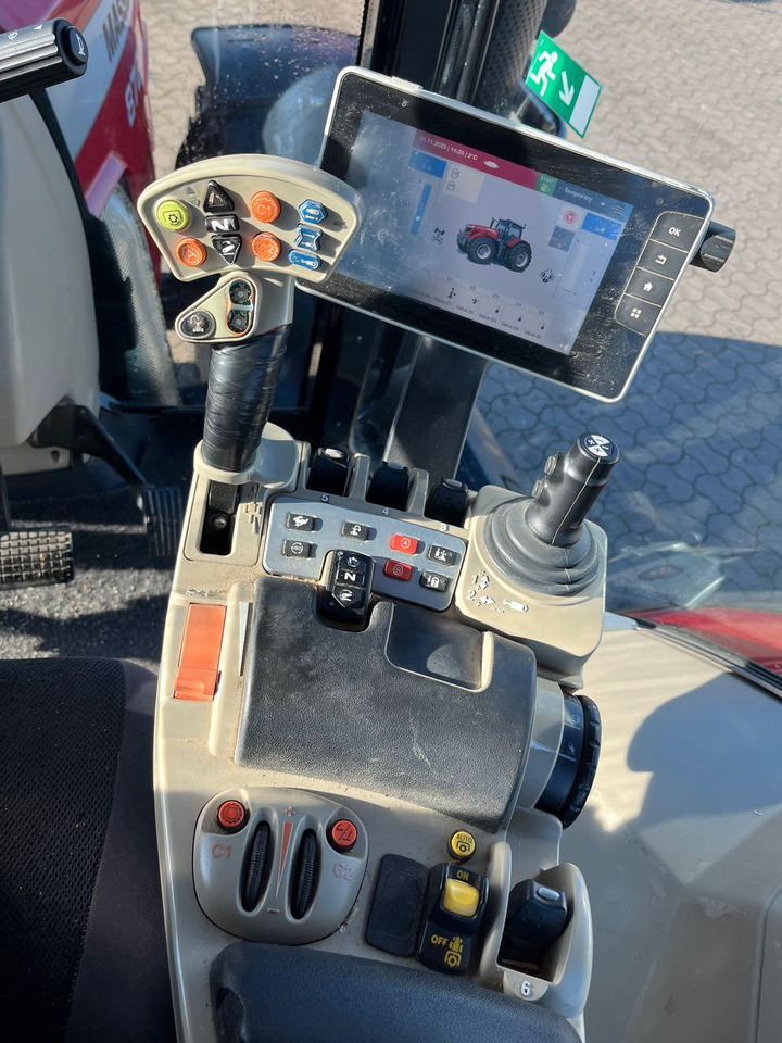 Massey Ferguson 8727 Dyna-VT - Traktor: bilde 5 Massey Ferguson 8727 Dyna-VT - Traktor: bilde 5