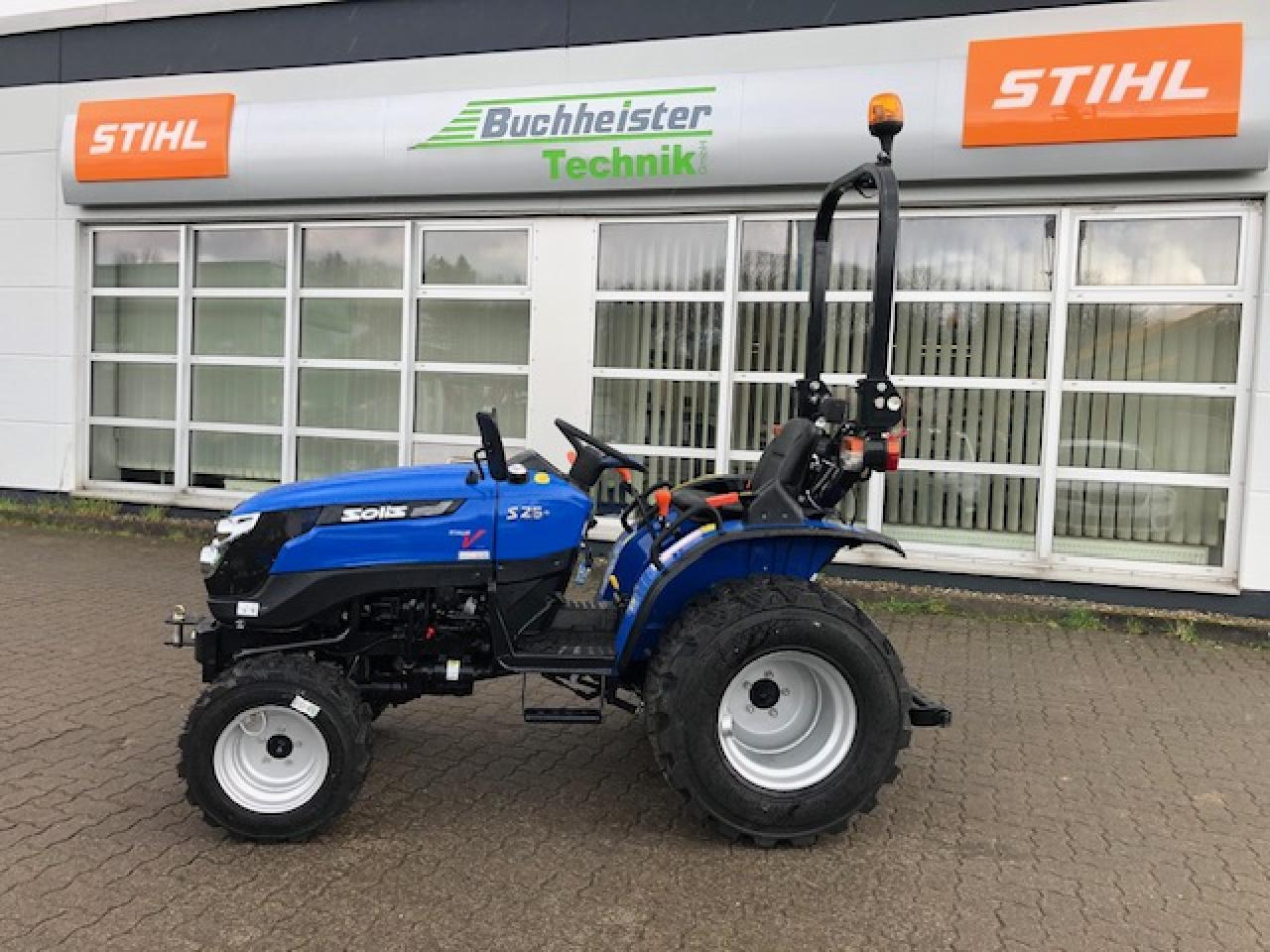 Solis 26+ Seitenschalter - Traktor: bilde 2 Solis 26+ Seitenschalter - Traktor: bilde 2