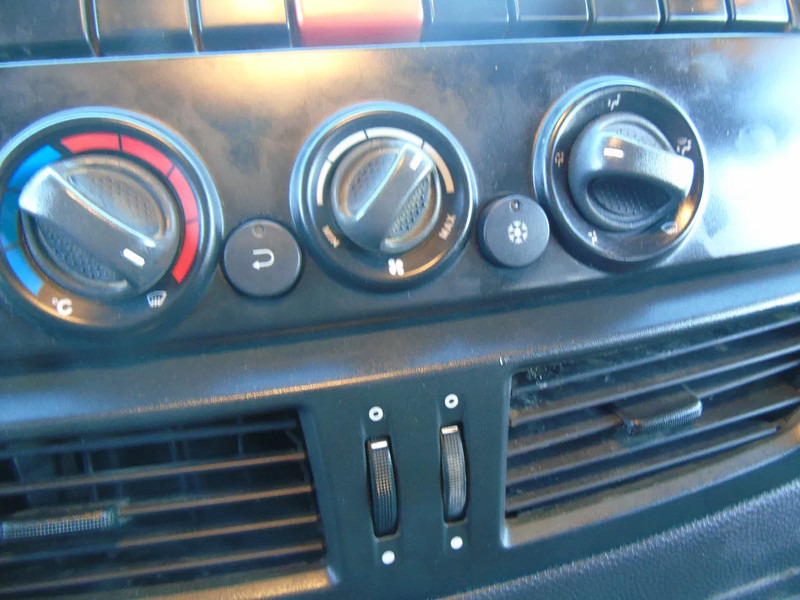 Transporter lastebil Iveco Eurocargo 120E18 + MANUAL + EURO 5: bilde 17 Transporter lastebil Iveco Eurocargo 120E18 + MANUAL + EURO 5: bilde 17