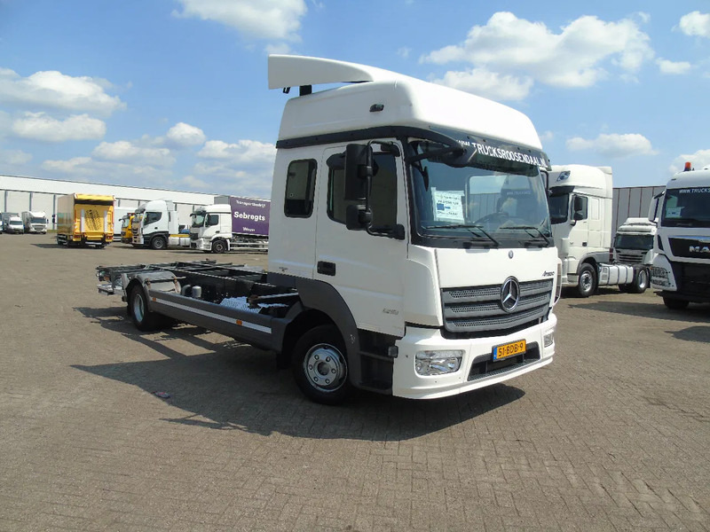 Mercedes-Benz Atego 1218 + EURO 6 + 5 PERS + BDF + LIFT - Container-transport/ Vekselflak lastebil: bilde 2 Mercedes-Benz Atego 1218 + EURO 6 + 5 PERS + BDF + LIFT - Container-transport/ Vekselflak lastebil: bilde 2