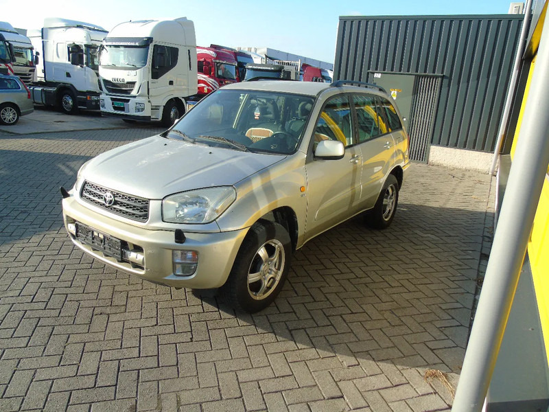 Toyota RAV4 + 4X4 + AUTOMAT + PETROL - SUV: bilde 2 Toyota RAV4 + 4X4 + AUTOMAT + PETROL - SUV: bilde 2