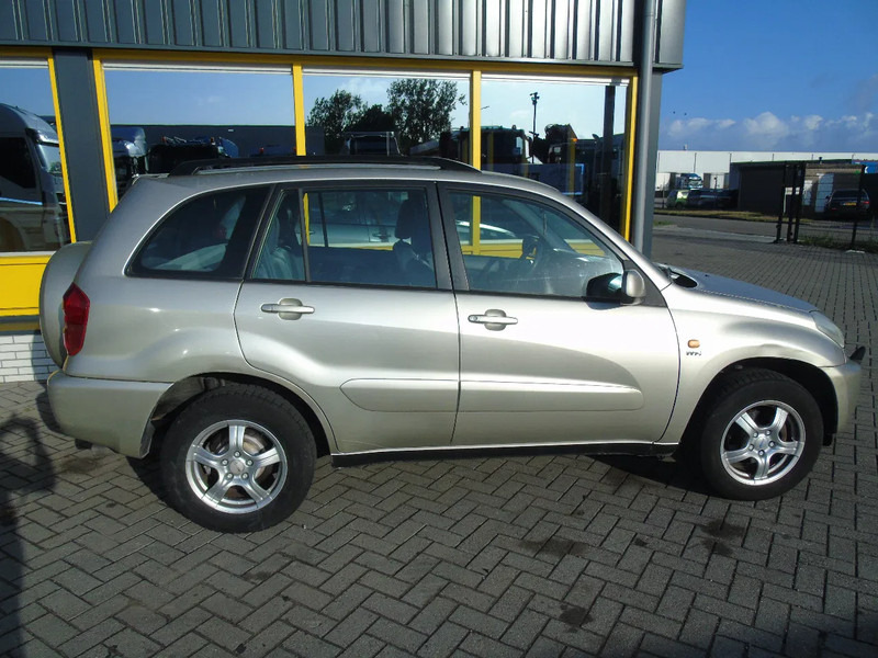 Toyota RAV4 + 4X4 + AUTOMAT + PETROL - SUV: bilde 3 Toyota RAV4 + 4X4 + AUTOMAT + PETROL - SUV: bilde 3