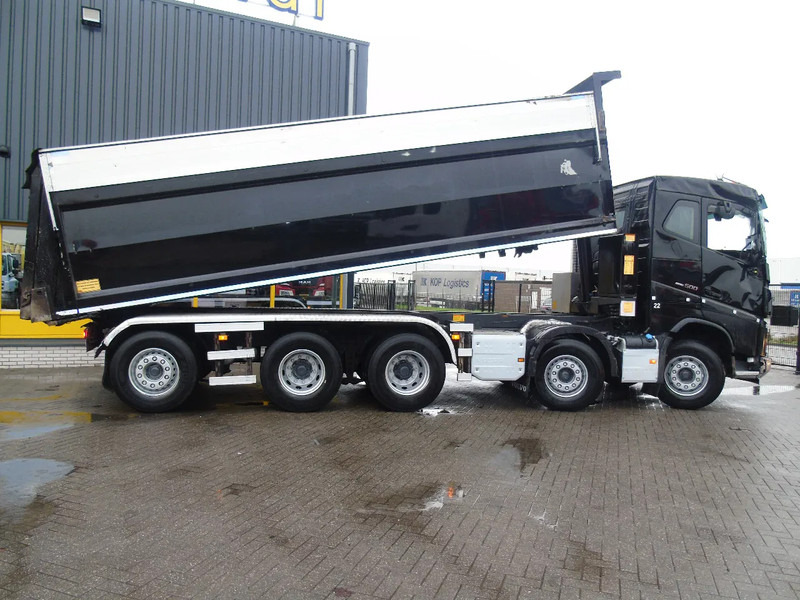 Volvo FH 500 + 10X4 + 33 CUB + SMALL DAMAGE CAB - Tippbil: bilde 3 Volvo FH 500 + 10X4 + 33 CUB + SMALL DAMAGE CAB - Tippbil: bilde 3