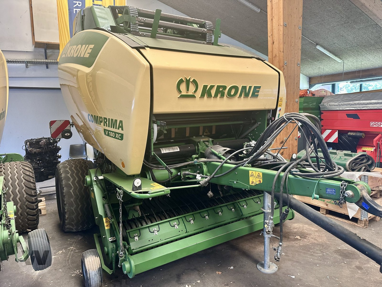 Krone Comprima V 180 XC - Rundballepresse: bilde 1 Krone Comprima V 180 XC - Rundballepresse: bilde 1