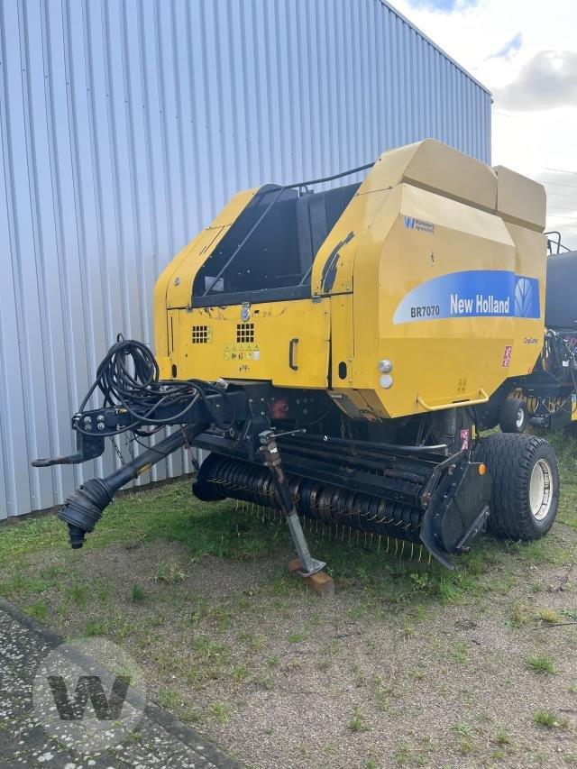 New Holland BR 7070 - Rundballepresse: bilde 1 New Holland BR 7070 - Rundballepresse: bilde 1