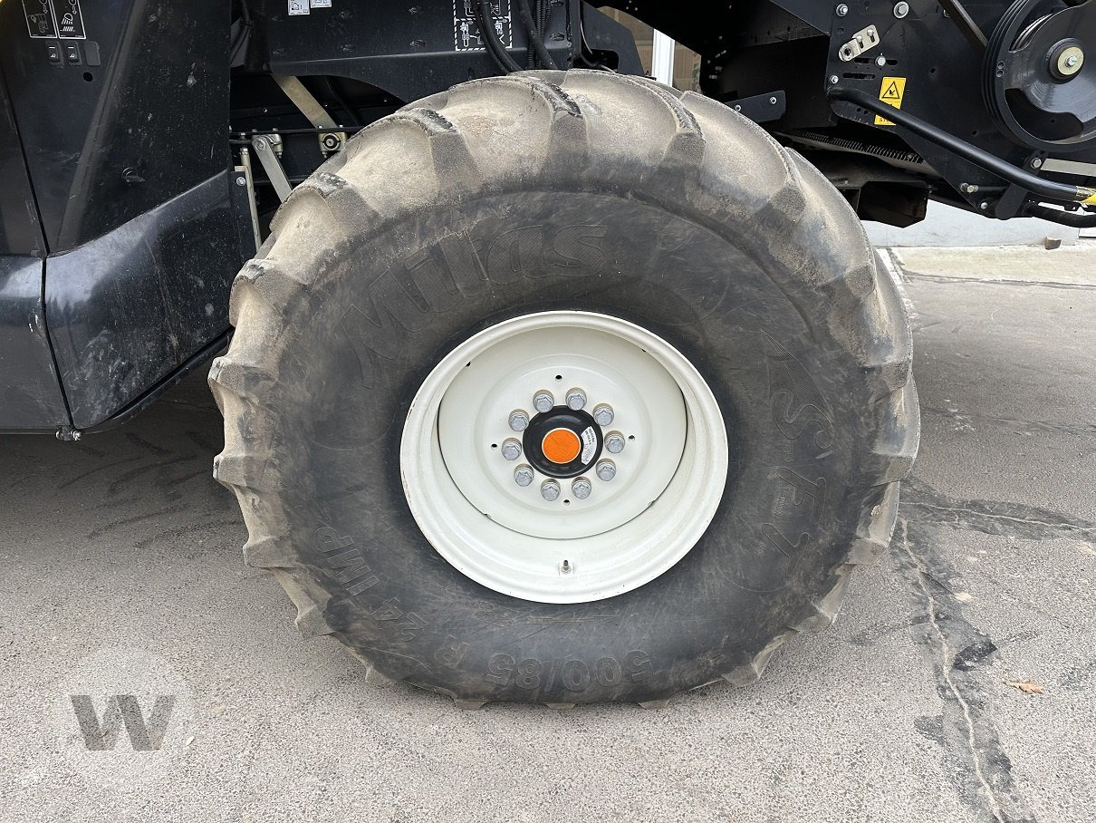 New Holland CR 8.90 - Skurtresker: bilde 3 New Holland CR 8.90 - Skurtresker: bilde 3