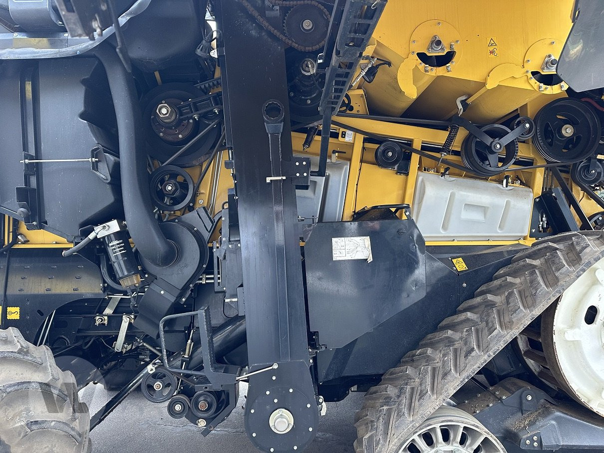 New Holland CR 8.90 - Skurtresker: bilde 4 New Holland CR 8.90 - Skurtresker: bilde 4