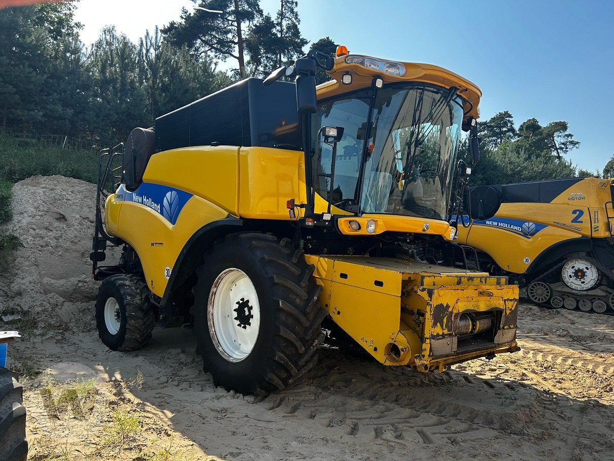 New Holland CR 9070 ELEV - Traktor: bilde 1 New Holland CR 9070 ELEV - Traktor: bilde 1