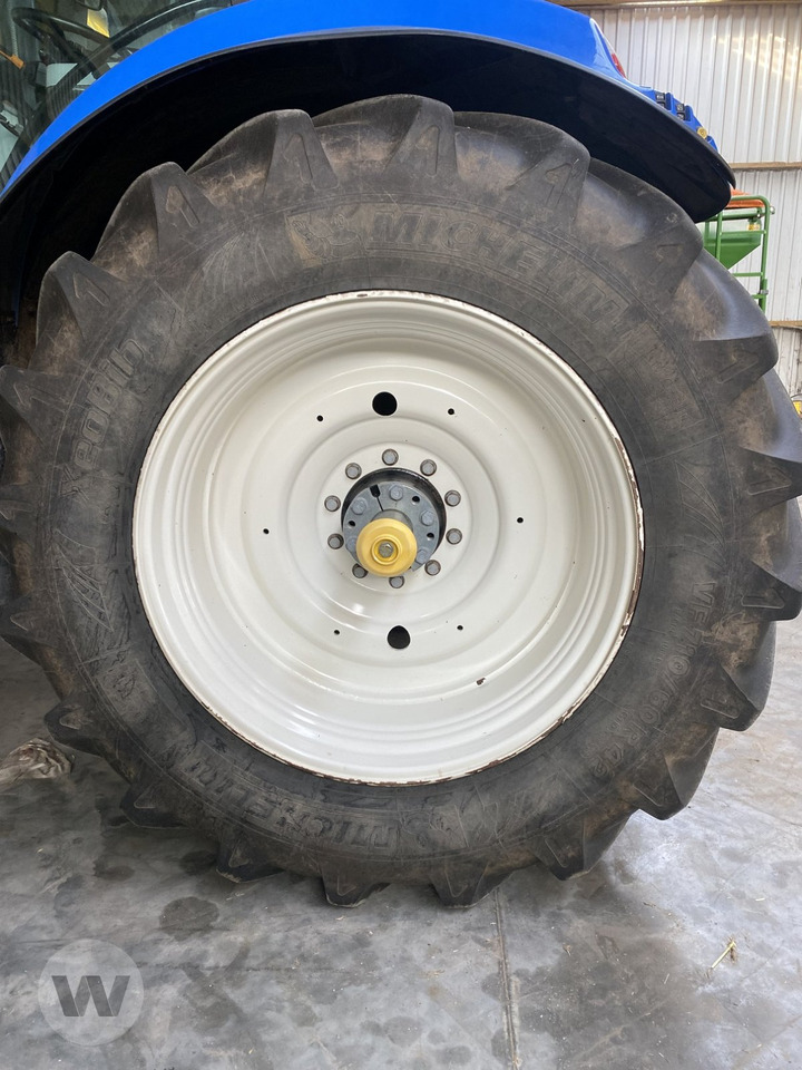 New Holland T 7.245 AC StageV - Traktor: bilde 3 New Holland T 7.245 AC StageV - Traktor: bilde 3