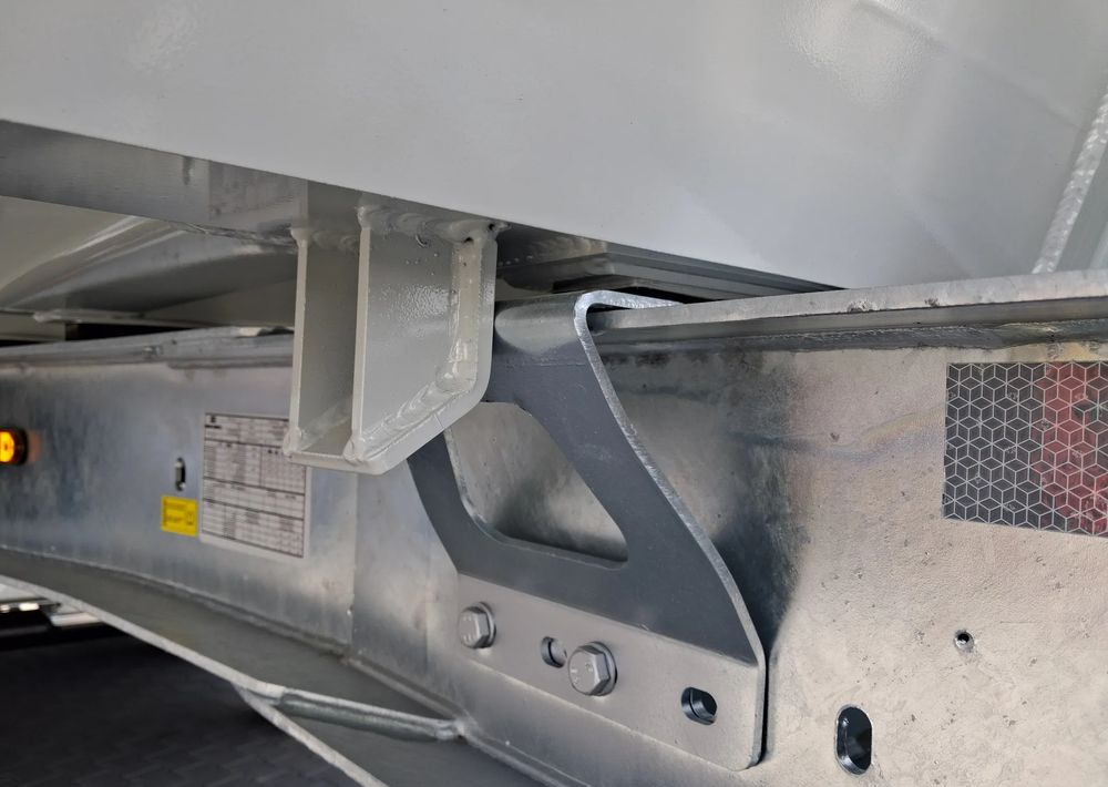 Zaslaw Aluminiowa skrzynia 28-33m3 - Tippsemi: bilde 4 Zaslaw Aluminiowa skrzynia 28-33m3 - Tippsemi: bilde 4