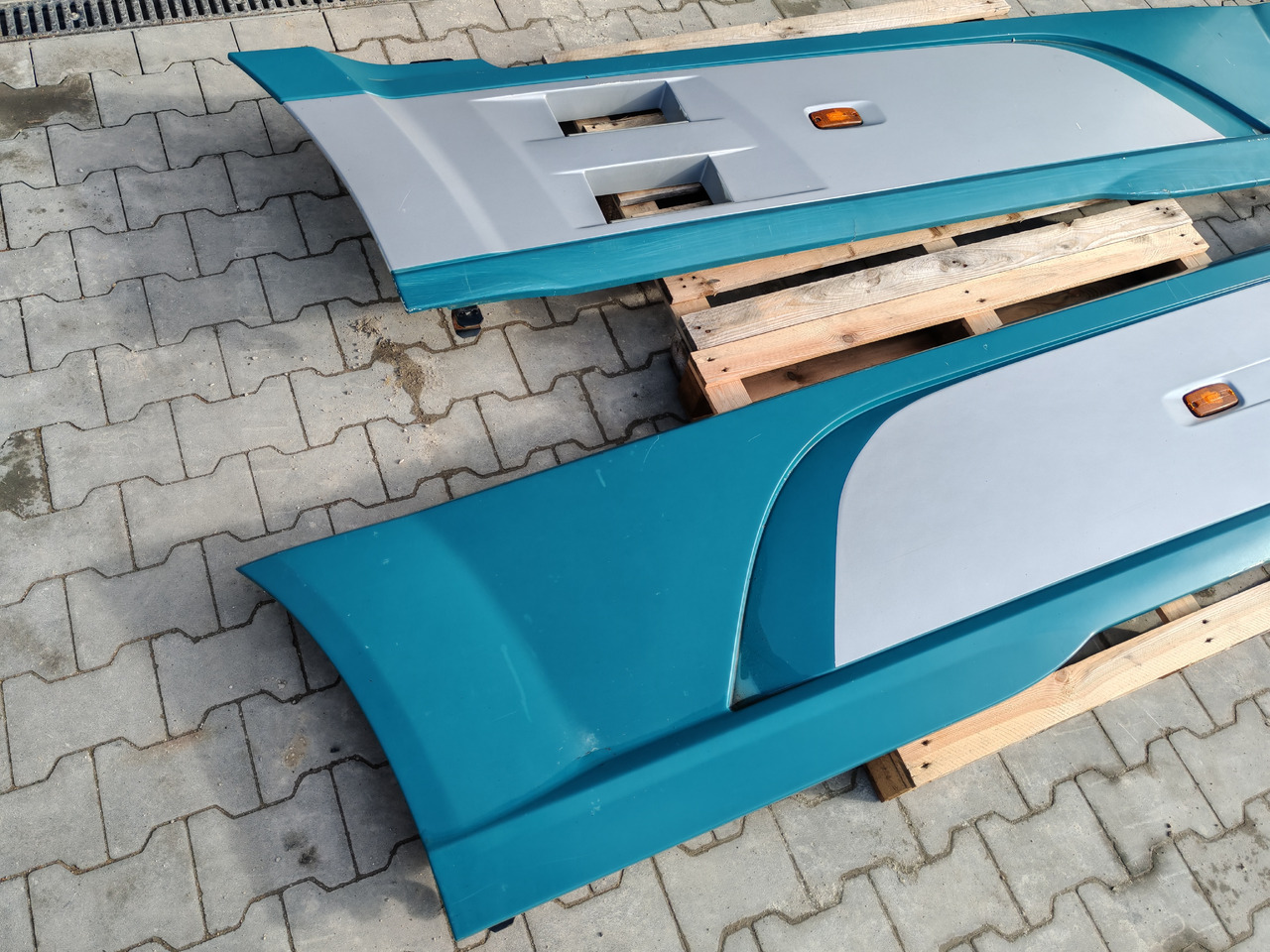 DAF XF106 EURO 6 / SIDE SPOILERS SET - Aerodynamikk/ Spoiler: bilde 3 DAF XF106 EURO 6 / SIDE SPOILERS SET - Aerodynamikk/ Spoiler: bilde 3