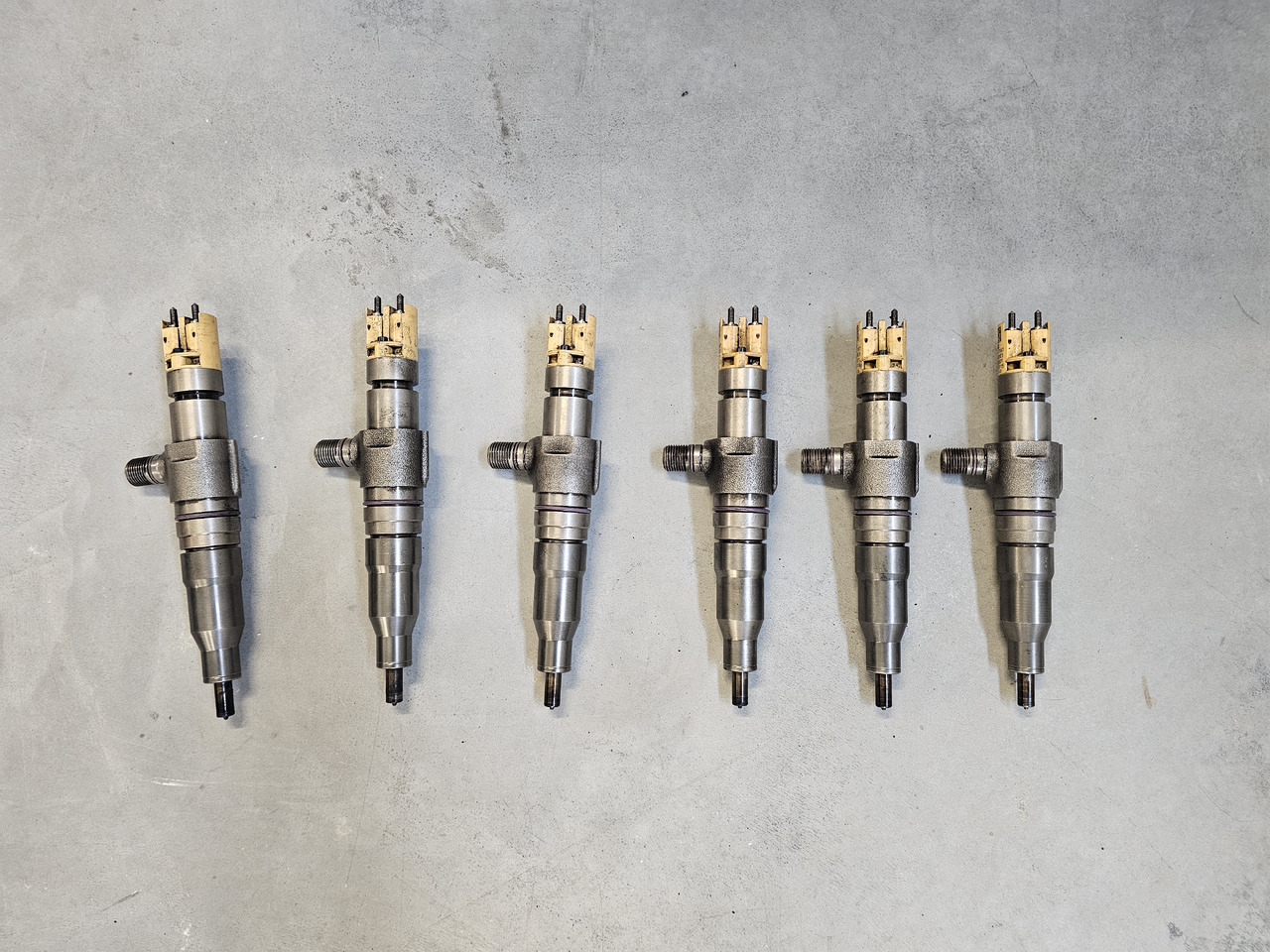 MERCEDES-BENZ ATEGO MP4 EURO 6 / INJECTORS SET / OM936 / A9361787002 - Injector: bilde 2 MERCEDES-BENZ ATEGO MP4 EURO 6 / INJECTORS SET / OM936 / A9361787002 - Injector: bilde 2
