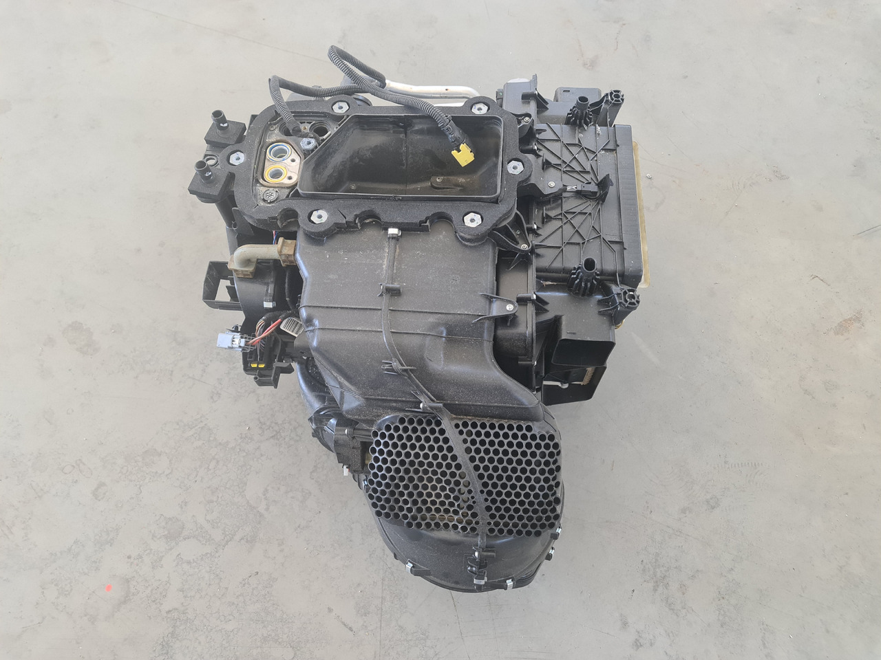 RENAULT RANGE T / COMPLETE CABINE HEATER / 7484593228 - Varme/ Ventilasjon: bilde 2 RENAULT RANGE T / COMPLETE CABINE HEATER / 7484593228 - Varme/ Ventilasjon: bilde 2