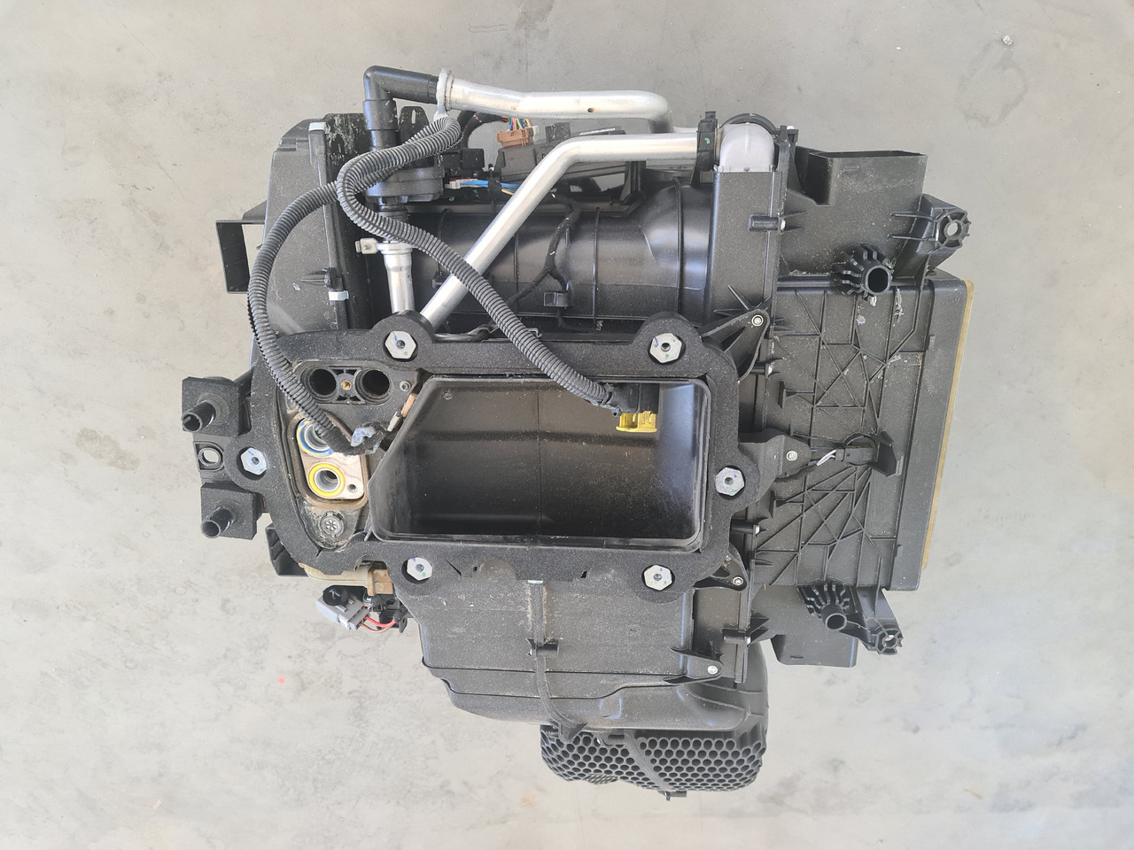 RENAULT RANGE T / COMPLETE CABINE HEATER / 7484593228 - Varme/ Ventilasjon: bilde 4 RENAULT RANGE T / COMPLETE CABINE HEATER / 7484593228 - Varme/ Ventilasjon: bilde 4