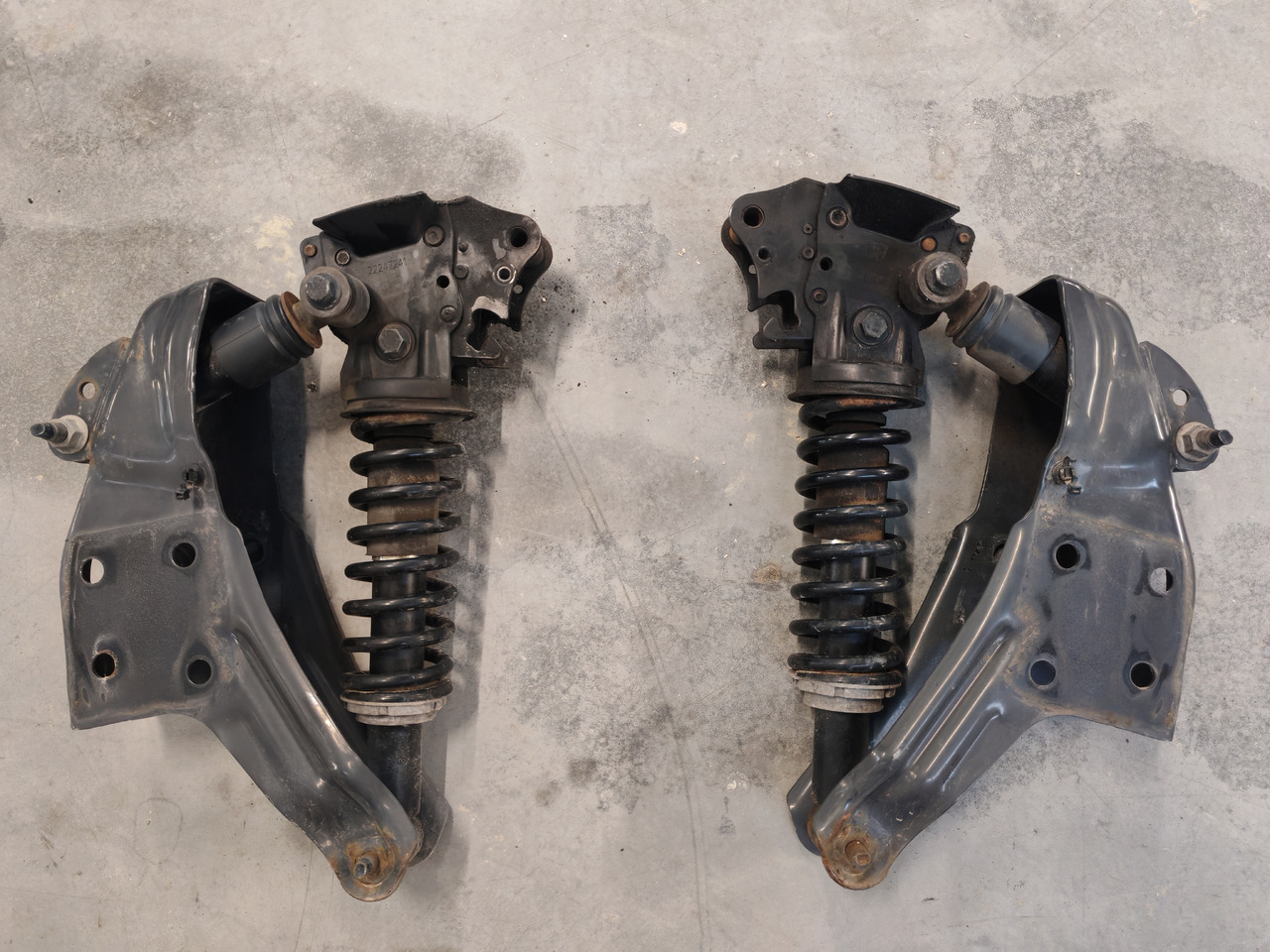 VOLVO FM5 / REAR CAB SUNSPENSION / 21171968 21172132 - Førerhusfjæring: bilde 2 VOLVO FM5 / REAR CAB SUNSPENSION / 21171968 21172132 - Førerhusfjæring: bilde 2