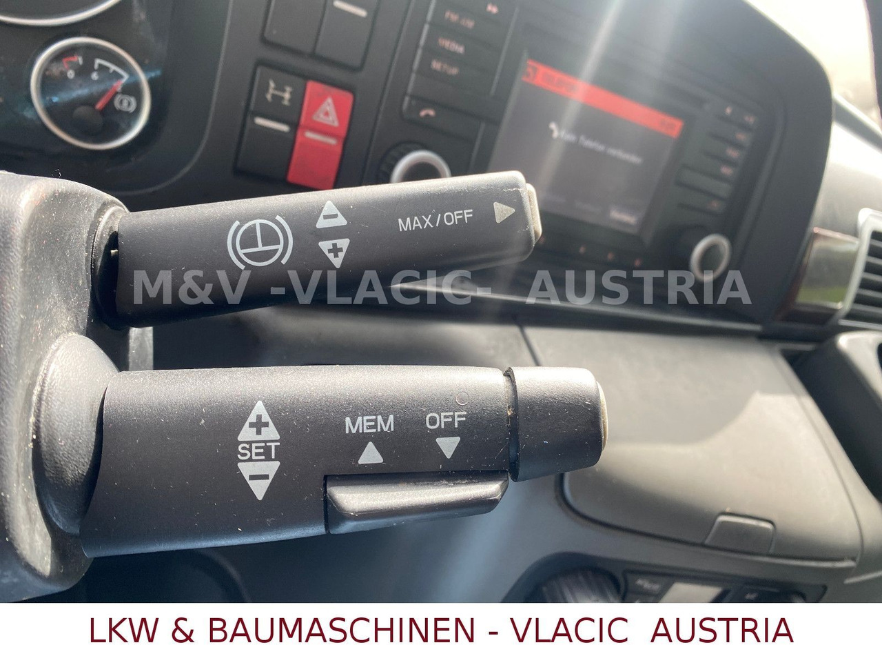 MAN 18.320 Kühlkoffer mit Fleischgehänge - Lastebil med kjøl: bilde 4 MAN 18.320 Kühlkoffer mit Fleischgehänge - Lastebil med kjøl: bilde 4